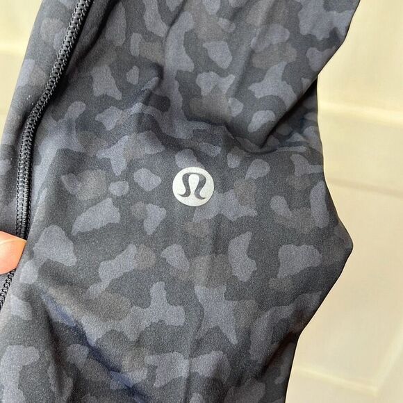 Lululemon Fast Free HR Crop 24” Size Formation Camo Deep Coal Size 4 - Picture 3 of 7